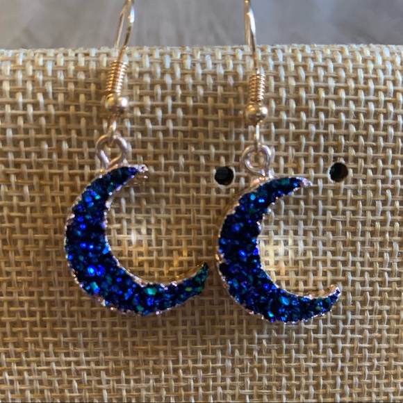 Cute Blue Moon ๐ Fashion Earrings - Picture 4 of 5
